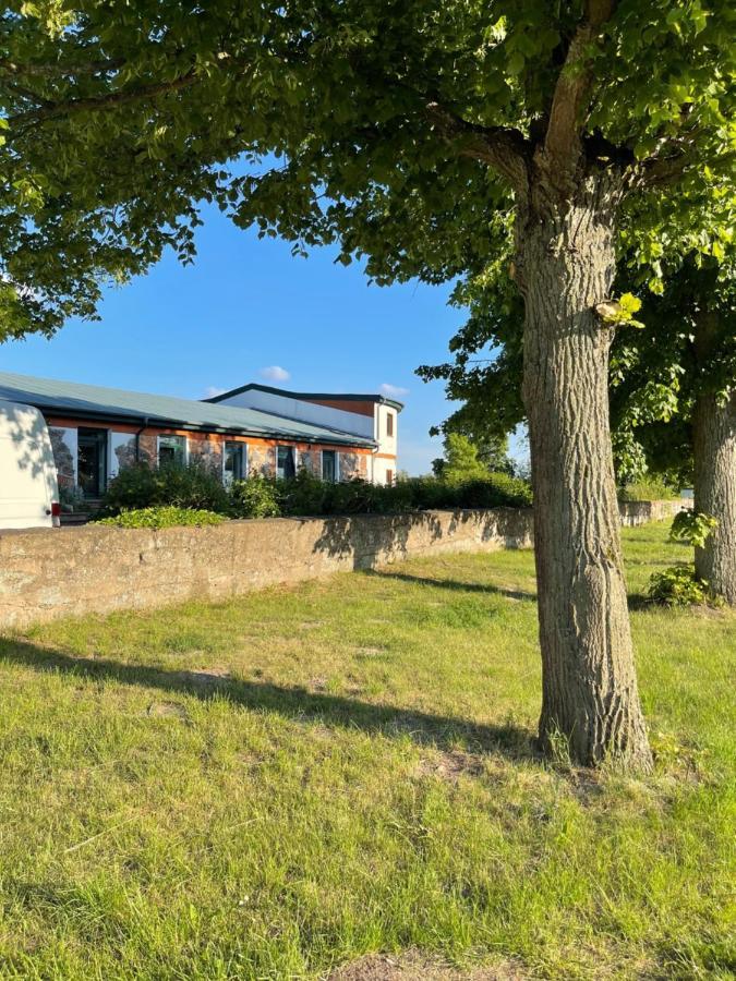 Radlerzimmer Neu Gaarz Fuer 2 Personen エクステリア 写真